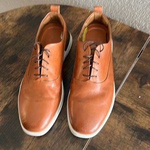 Men's Tan Leather Oxfords